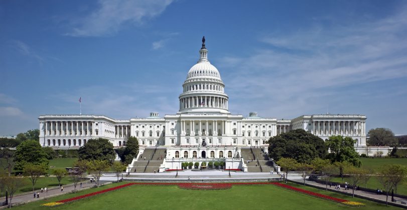 No início de sua história, os congressistas se reuniam no Statuary Hall, ao lado da atual Sala Lincoln (Foto; X)