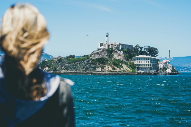 Em publicação feita na rede Truth Social, ele defendeu que o local volte a funcionar como presídio federal, com estrutura ampliada, para abrigar “os criminosos mais violentos e cruéis do país (Foto: Unsplash)