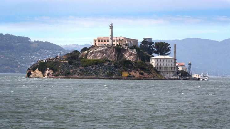 . Alcatraz foi desativada originalmente por causa dos altos custos operacionais e do desgaste estrutural da instalação (Foto: Unsplash)