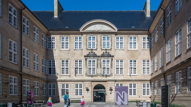 Museus dinamarqueses enfrentam uma ameaça silenciosa, mas devastadora: um tipo raro de mofo está se espalhando por acervos culturais em diversas instituições do país, incluindo o prestigiado Museu Nacional e o Museu de Skagens (Foto: X)