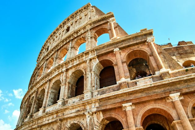 Após os primeiros atendimentos, ele foi levado a um hospital na região de San Giovanni, onde passou por uma cirurgia e precisou levar mais de 80 pontos (Foto: Unsplash)