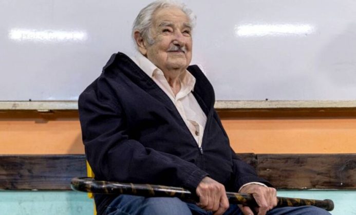 “Foi um final anunciado. Prometi estar com ele até o fim, e estou cumprindo isso”, disse. (Foto: X)