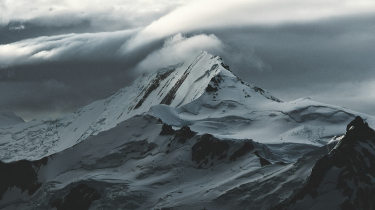 Na época, dois grandes blocos continentais colidiram após terem sido separados por um oceano (Foto: Unsplash)