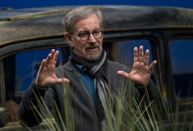 Em entrevista recente, ela contou ter discordado do diretor por considerar uma cena “fora do espírito familiar” da produção (Foto:X )