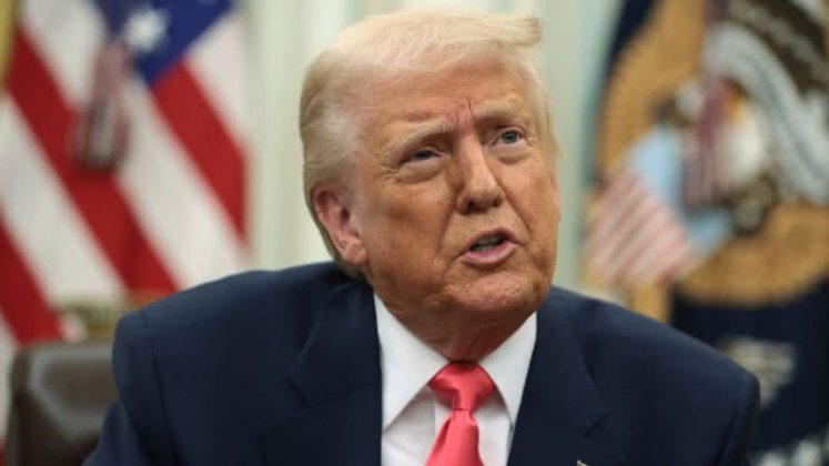 Uma nova ação do governo Trump provocou forte reação de especialistas em saúde nos Estados Unidos (Foto: X)