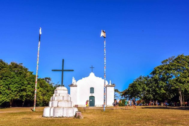 O ato ocorreu poucos dias após a celebração dos 525 anos da primeira missa realizada no Brasil, o que aumentou o peso simbólico do ataque (Foto: X)